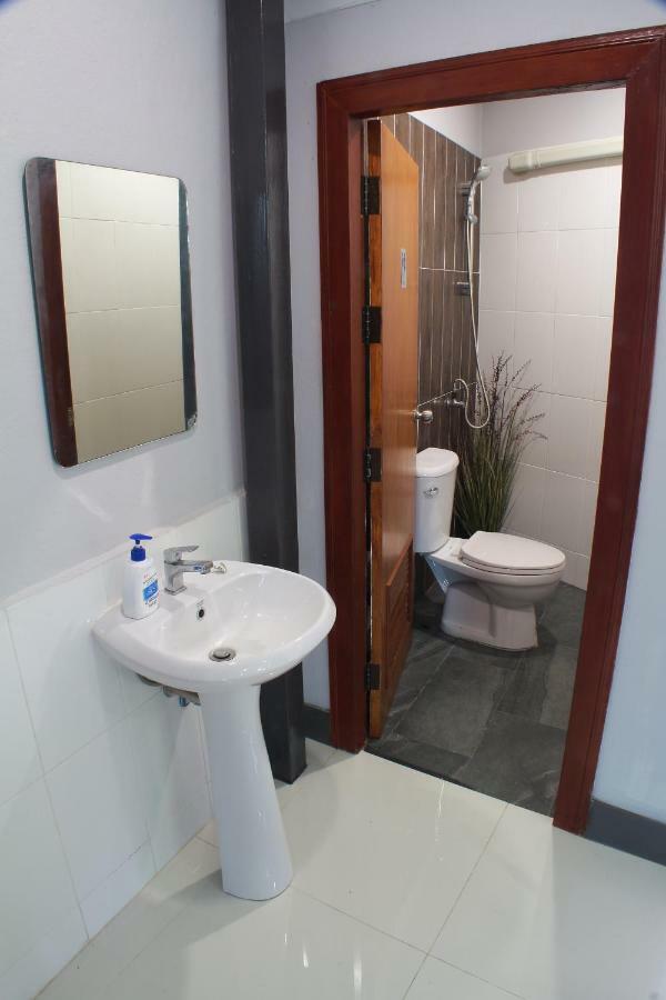 S'Prima Hostel Phitsanulok Ngoại thất bức ảnh